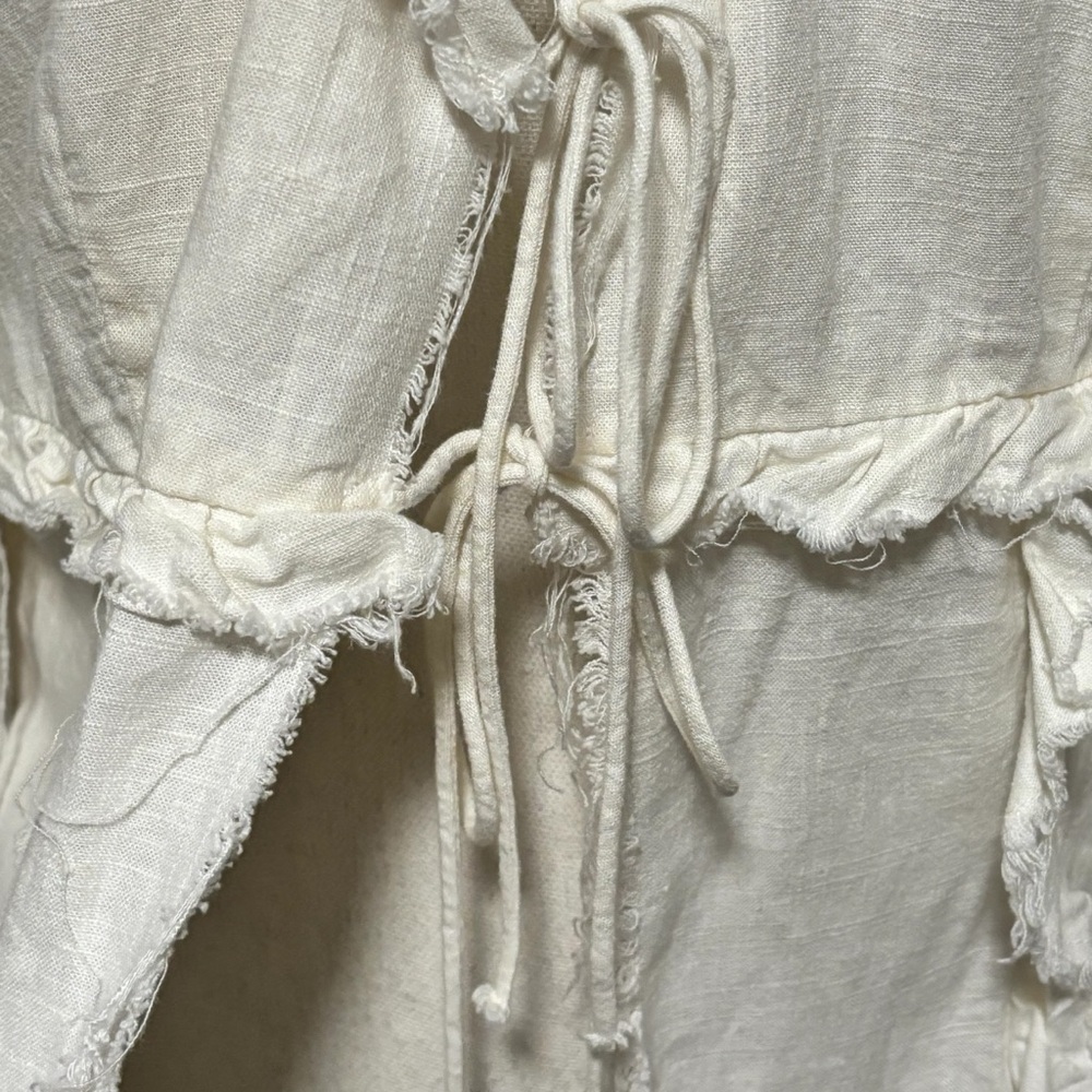 H&M / Divided- Size Large - Cream Flounced Top - Distressed and Raw Edges - Picture 5 of 12